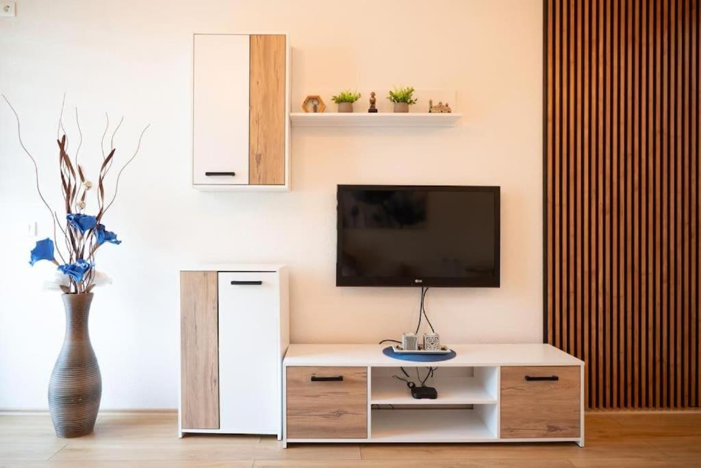 New 1 Bedroom Apt In Skopje City Center - Free Parking Eksteriør bilde